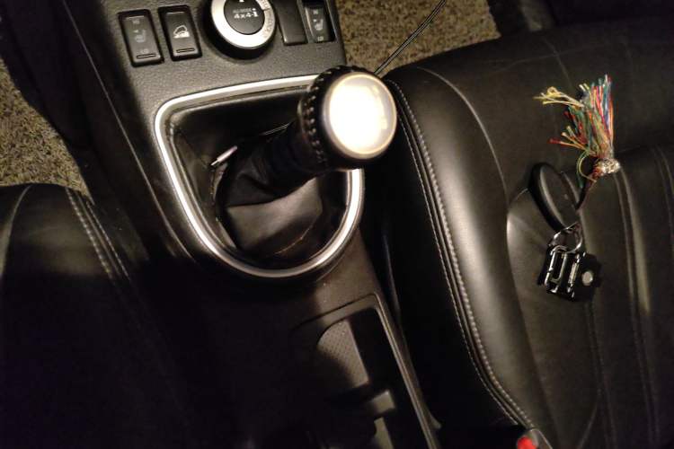 Used Nissan X-Trail 2012 2.5L Manual Luxury Edition 4WD Gear Lever