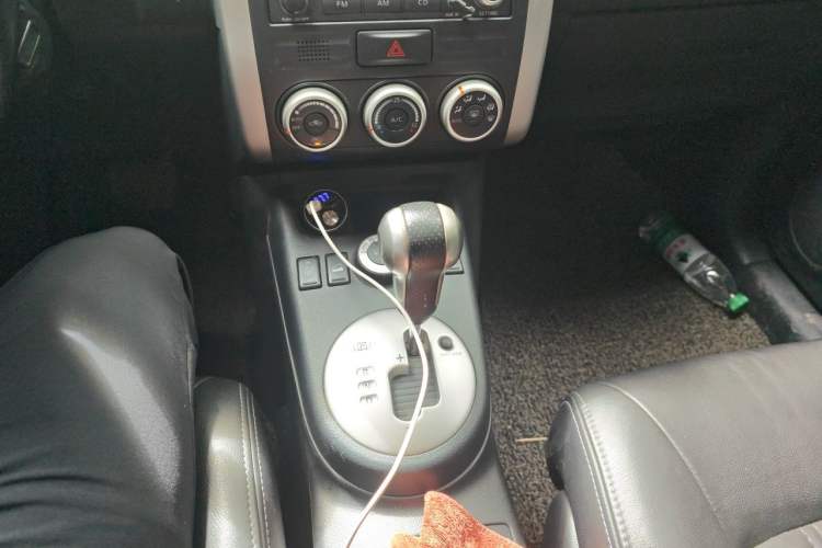 Used Nissan X-Trail 2012 2.5L CVT Luxury Edition 4WD Gear Lever