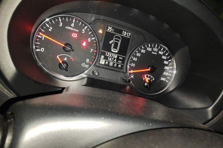 Used Nissan X-Trail 2012 2.5L CVT Luxury Edition 4WD Odometer Close Up