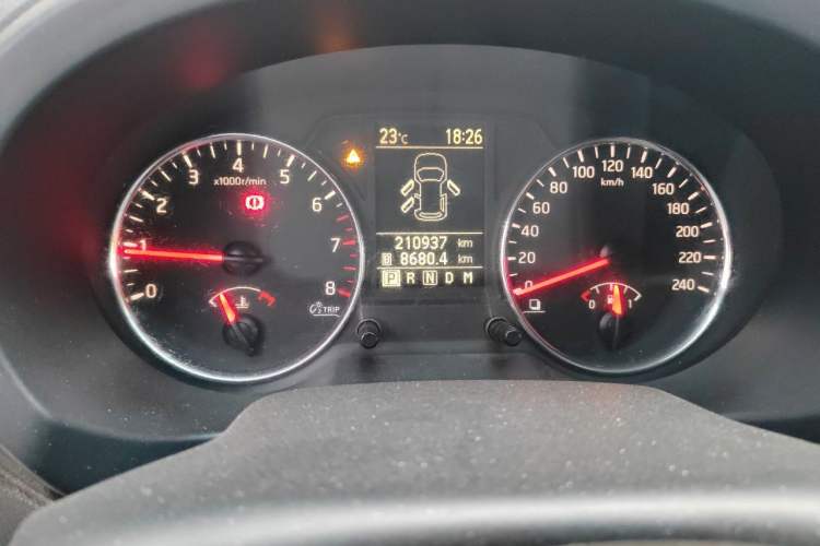 Used Nissan X-Trail 2012 2.5L CVT Luxury Edition 4WD Odometer Close Up