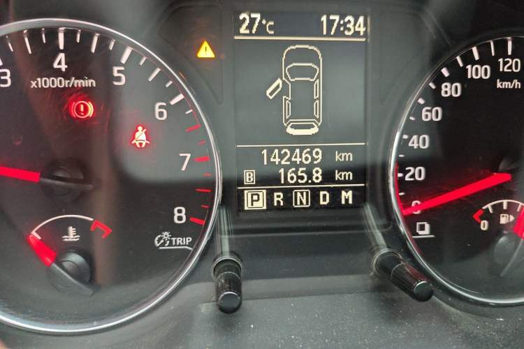 Used Nissan X-Trail 2012 2.5L CVT Luxury Edition 4WD Odometer Close Up