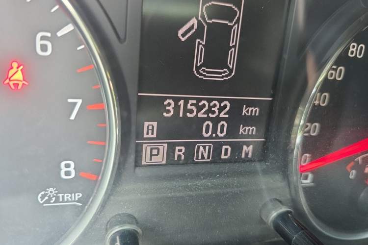 Used Nissan X-Trail 2012 2.5L CVT Luxury Edition 4WD Odometer Close Up