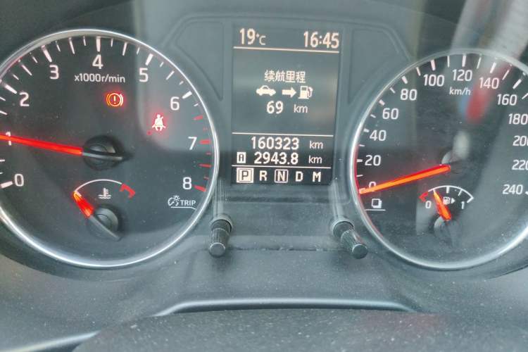 Used Nissan X-Trail 2012 2.5L CVT Luxury Edition 4WD Odometer Close Up