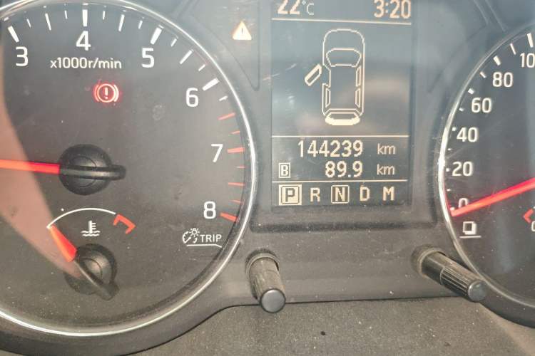 Used Nissan X-Trail 2012 2.5L CVT Luxury Edition 4WD Odometer Close Up