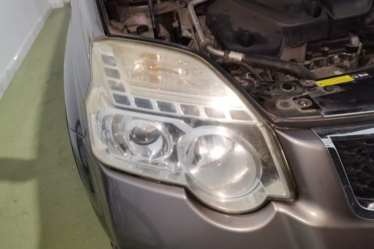 Used Nissan X-Trail 2012 2.5L CVT Luxury Edition 4WD Right Front Headlight