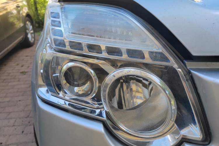 Used Nissan X-Trail 2012 2.5L CVT Luxury Edition 4WD Right Front Headlight
