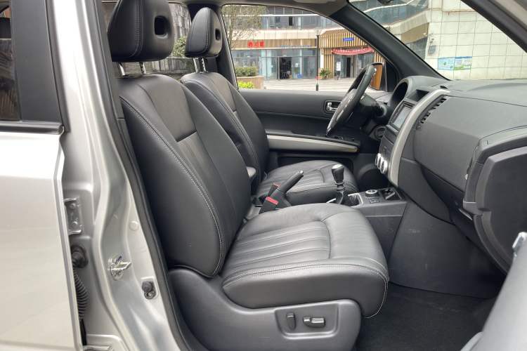 Used Nissan X-Trail 2012 2.5L Manual Luxury Edition 4WD Right Front Seat