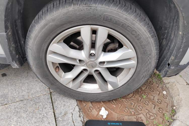 Used Nissan X-Trail 2012 2.5L CVT Luxury Edition 4WD Right Front Wheel Hub