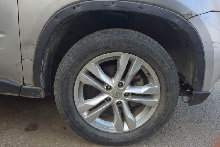 Used Nissan X-Trail 2012 2.5L CVT Luxury Edition 4WD Right Front Wheel Hub