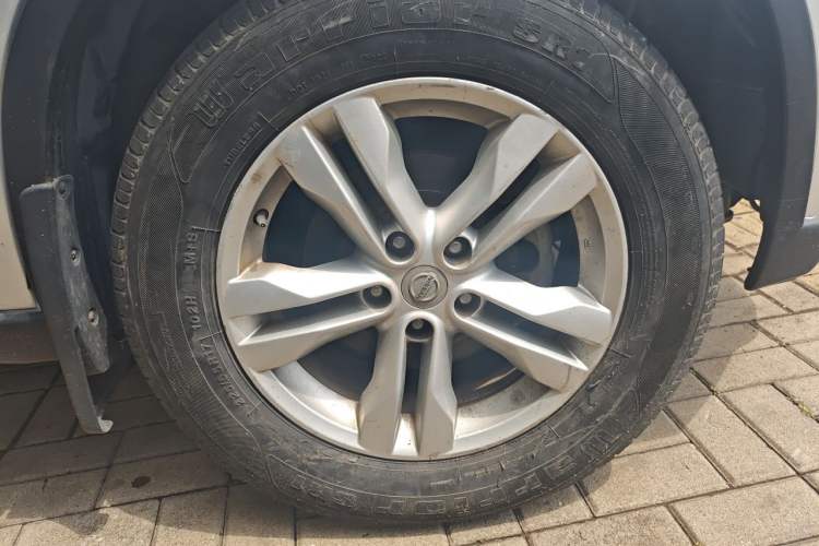 Used Nissan X-Trail 2012 2.5L CVT Luxury Edition 4WD Right Front Wheel Hub