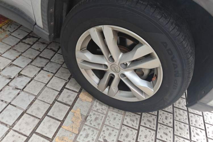 Used Nissan X-Trail 2012 2.5L CVT Luxury Edition 4WD Right Front Wheel Hub