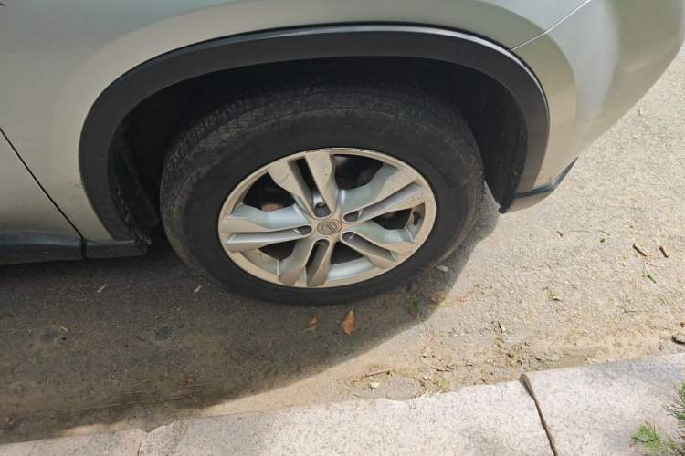 Used Nissan X-Trail 2012 2.5L CVT Luxury Edition 4WD Right Front Wheel Hub