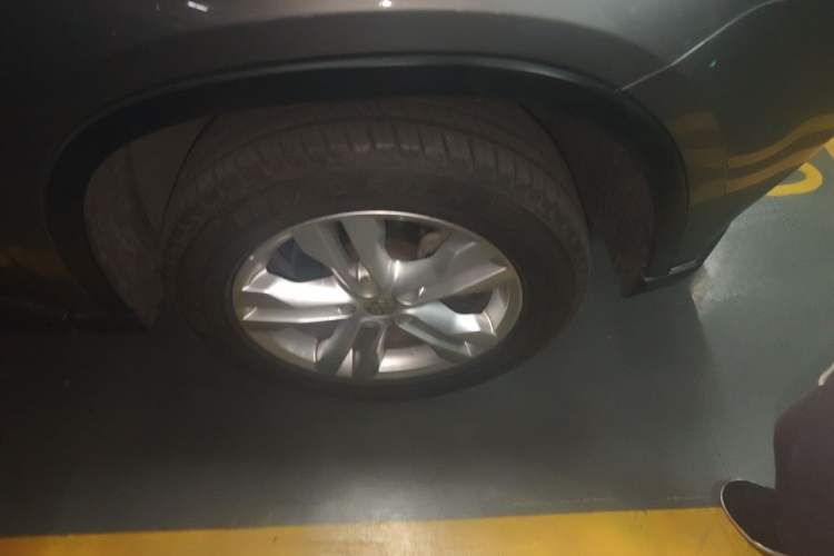 Used Nissan X-Trail 2012 2.5L CVT Luxury Edition 4WD Right Front Wheel Hub