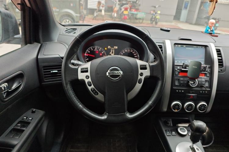 Used Nissan X-Trail 2012 2.5L CVT Luxury Edition 4WD Steering Wheel