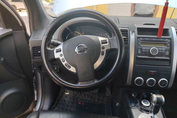 Used Nissan X-Trail 2012 2.5L CVT Luxury Edition 4WD Steering Wheel