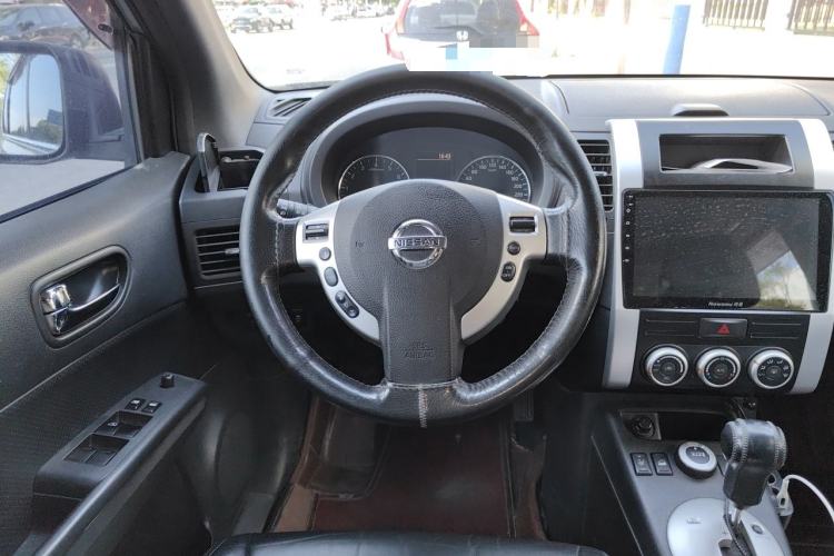 Used Nissan X-Trail 2012 2.5L CVT Luxury Edition 4WD Steering Wheel