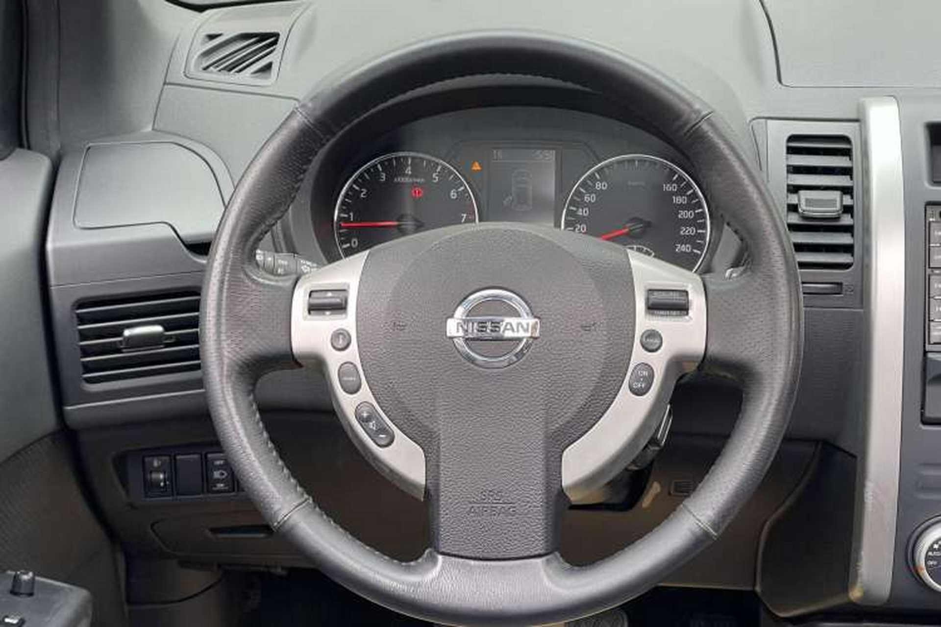Used Nissan X-Trail 2012 2.5L Manual Luxury Edition 4WD Steering Wheel