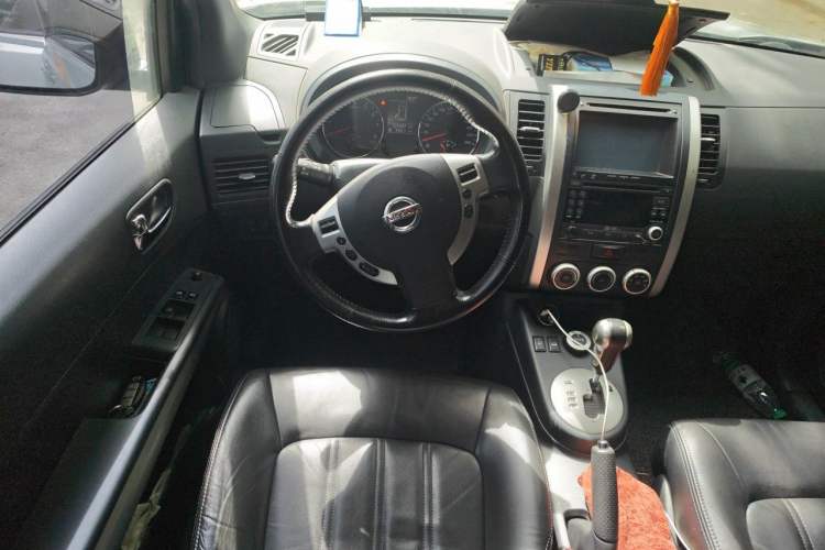 Used Nissan X-Trail 2012 2.5L CVT Luxury Edition 4WD Steering Wheel