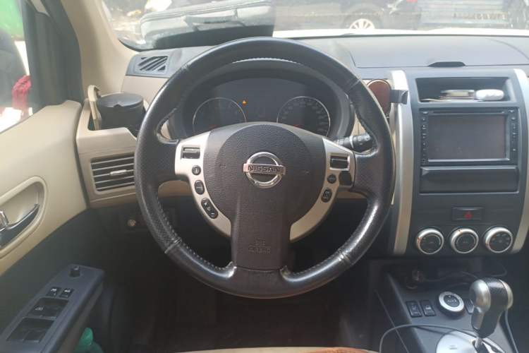 Used Nissan X-Trail 2012 2.5L CVT Ultimate Edition 4WD Steering Wheel