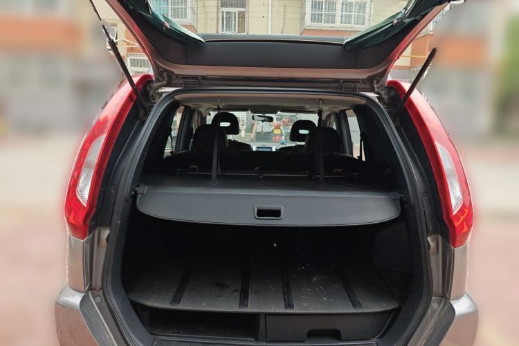 Used Nissan X-Trail 2012 2.5L CVT Luxury Edition 4WD Trunk