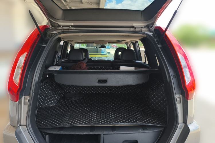 Used Nissan X-Trail 2012 2.5L CVT Luxury Edition 4WD Trunk