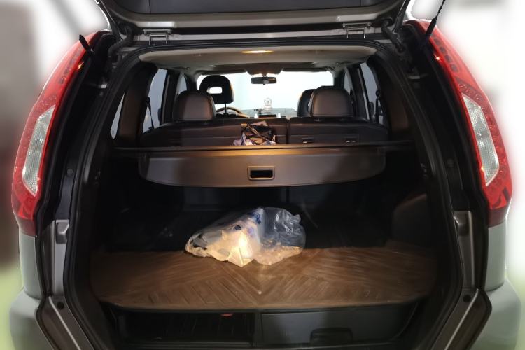 Used Nissan X-Trail 2012 2.5L CVT Luxury Edition 4WD Trunk