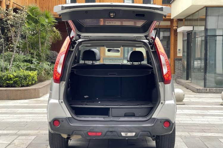 Used Nissan X-Trail 2012 2.5L Manual Luxury Edition 4WD Trunk