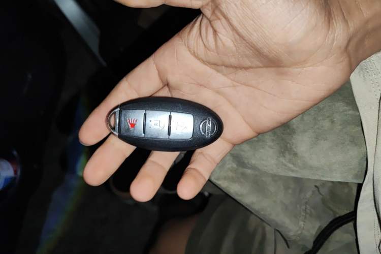 Used Nissan X-Trail 2012 2.5L CVT Luxury Edition 4WD Vehicle Key