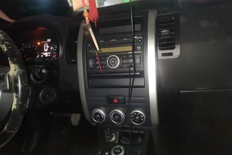 Used Nissan X-Trail 2012 2.5L Manual Luxury Edition 4WD Audio And AC Panel