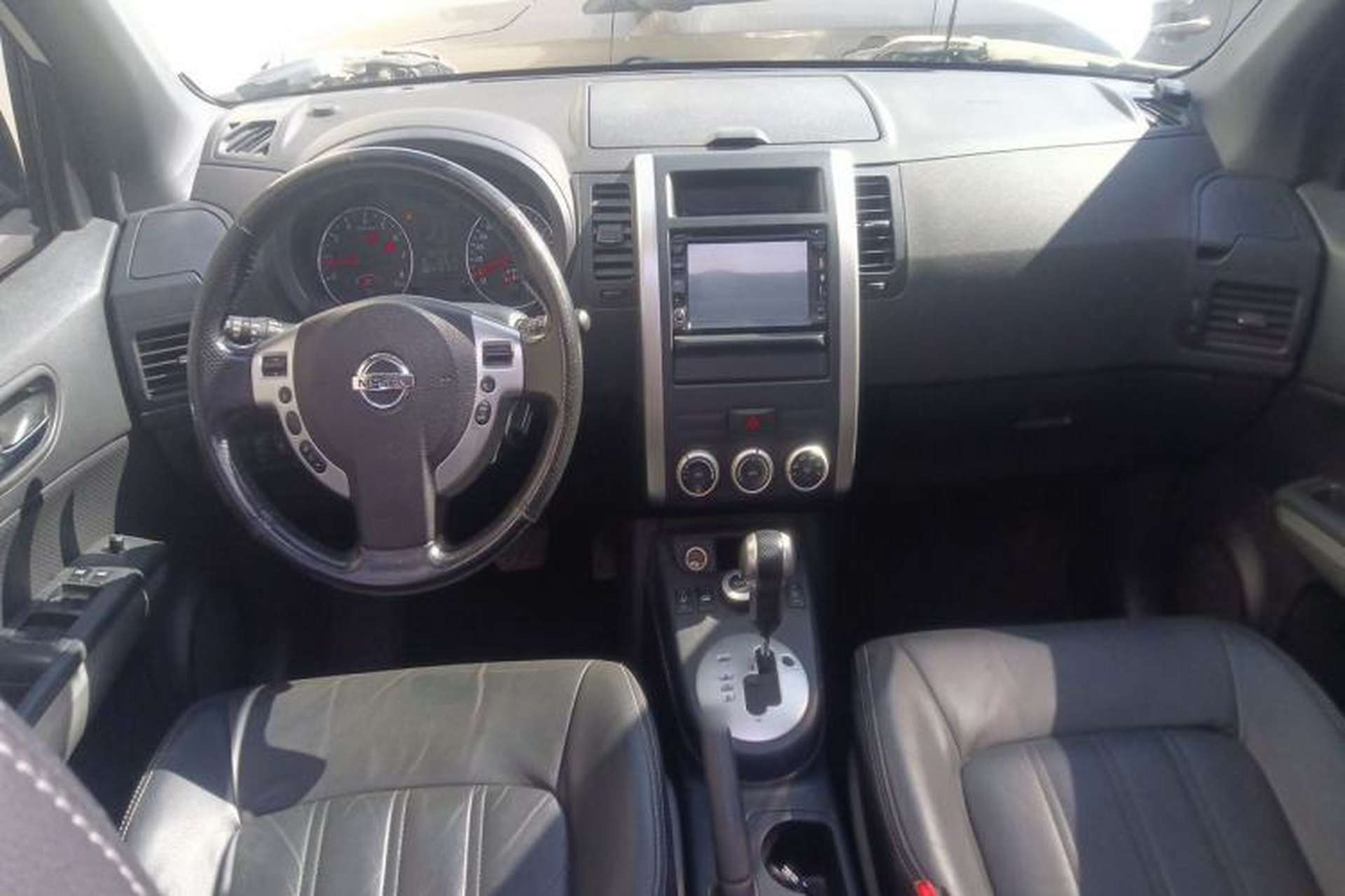 Used Nissan X-Trail 2012 2.5L CVT Luxury Edition 4WD Center Console