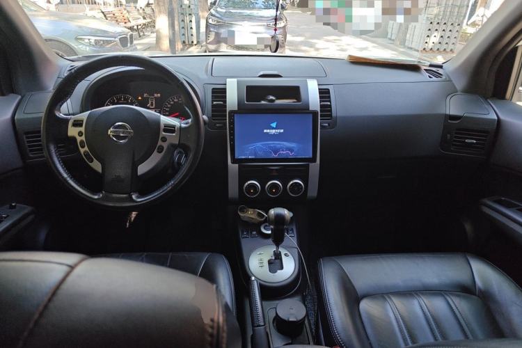 Used Nissan X-Trail 2012 2.5L CVT Luxury Edition 4WD Center Console