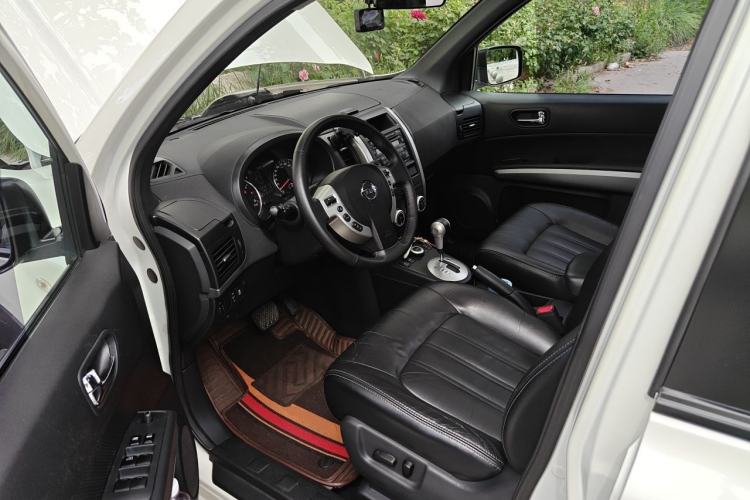 Used Nissan X-Trail 2012 2.5L CVT Luxury Edition 4WD Driver Seat