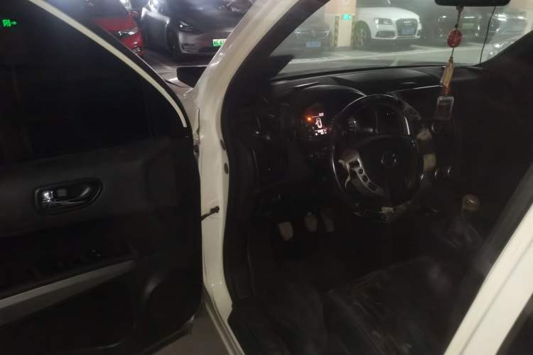 Used Nissan X-Trail 2012 2.5L Manual Luxury Edition 4WD Driver Seat