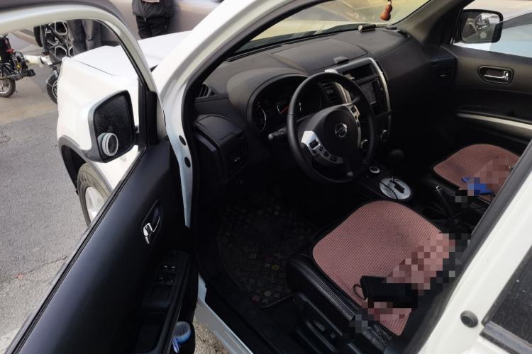 Used Nissan X-Trail 2012 2.5L CVT Luxury Edition 4WD Driver Seat