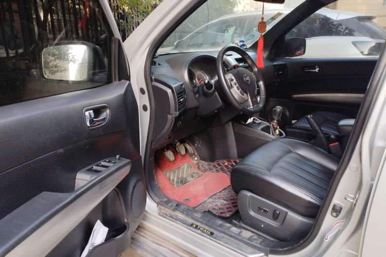 Used Nissan X-Trail 2012 2.5L Manual Luxury Edition 4WD Driver Seat