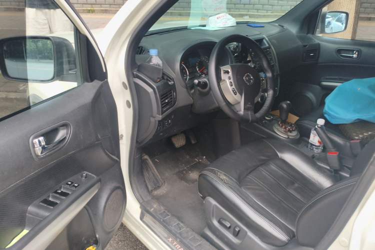 Used Nissan X-Trail 2012 2.5L CVT Luxury Edition 4WD Driver Seat