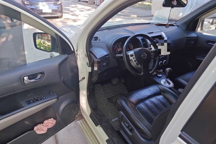 Used Nissan X-Trail 2012 2.5L CVT Luxury Edition 4WD Driver Seat