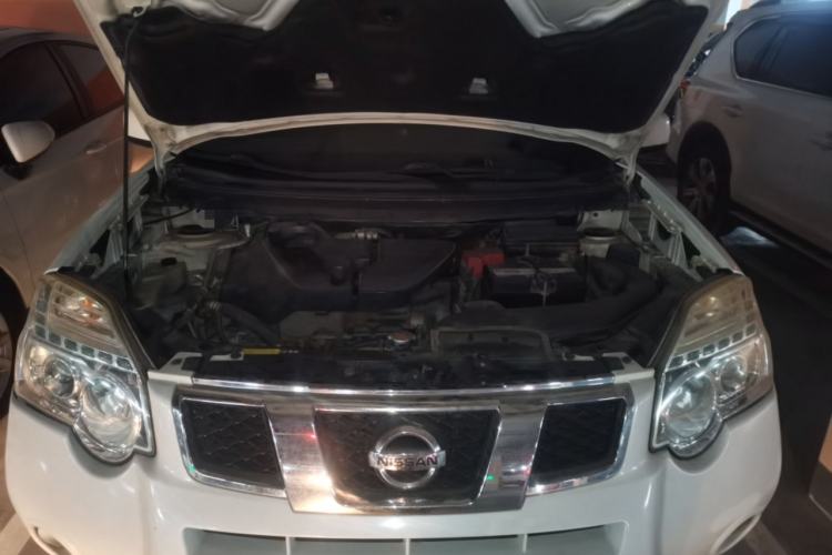 Used Nissan X-Trail 2012 2.5L Manual Luxury Edition 4WD Engine Bay