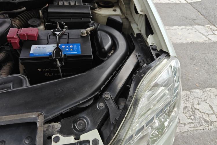 Used Nissan X-Trail 2012 2.5L CVT Luxury Edition 4WD Engine Bay Left