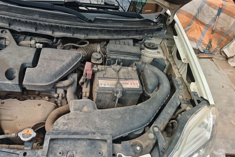 Used Nissan X-Trail 2012 2.5L CVT Luxury Edition 4WD Engine Bay Left