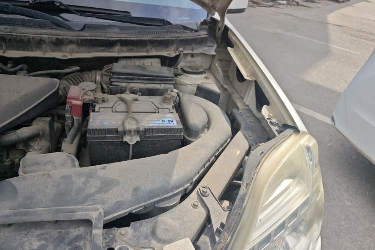 Used Nissan X-Trail 2012 2.5L CVT Ultimate Edition 4WD Engine Bay Left