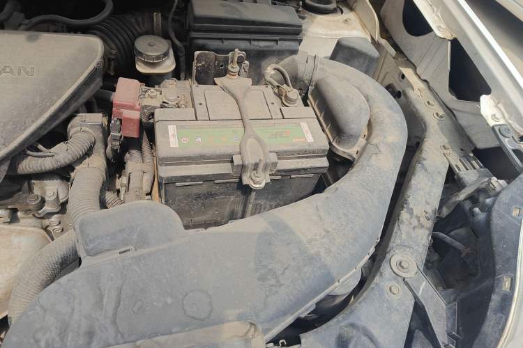Used Nissan X-Trail 2012 2.5L CVT Luxury Edition 4WD Engine Bay Left