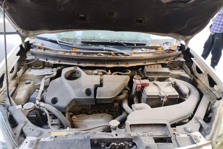 Used Nissan X-Trail 2012 2.5L Manual Luxury Edition 4WD Engine Bay