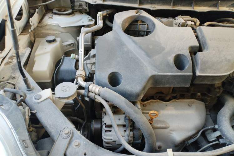 Used Nissan X-Trail 2012 2.5L Manual Luxury Edition 4WD Engine Bay Right