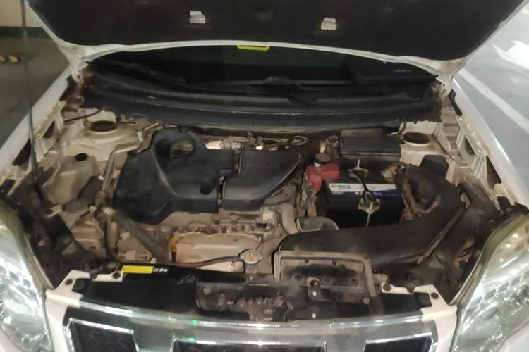 Used Nissan X-Trail 2012 2.5L Manual Luxury Edition 4WD Engine Bay