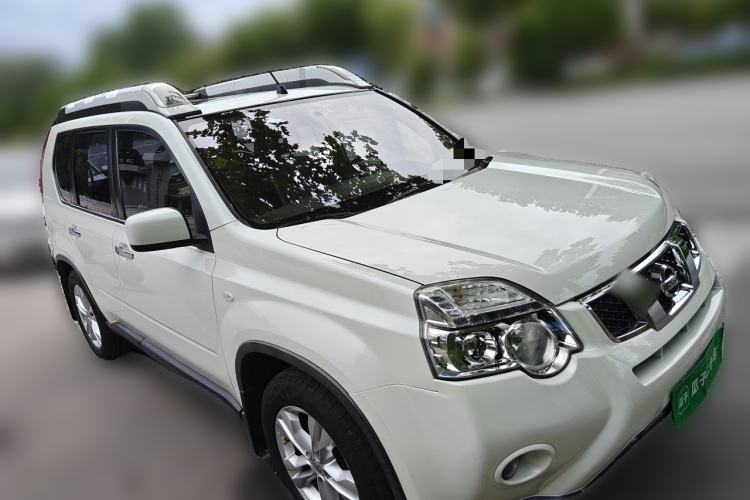 Used Nissan X-Trail 2012 2.5L CVT Luxury Edition 4WD Front Right 45 Deg