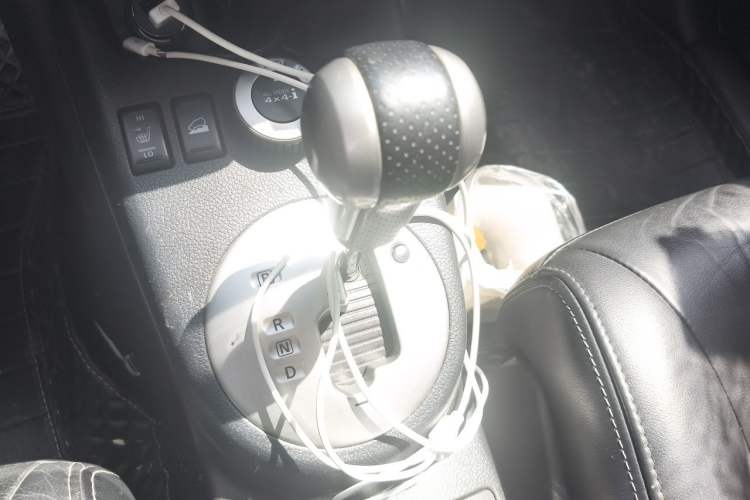 Used Nissan X-Trail 2012 2.5L CVT Luxury Edition 4WD Gear Lever