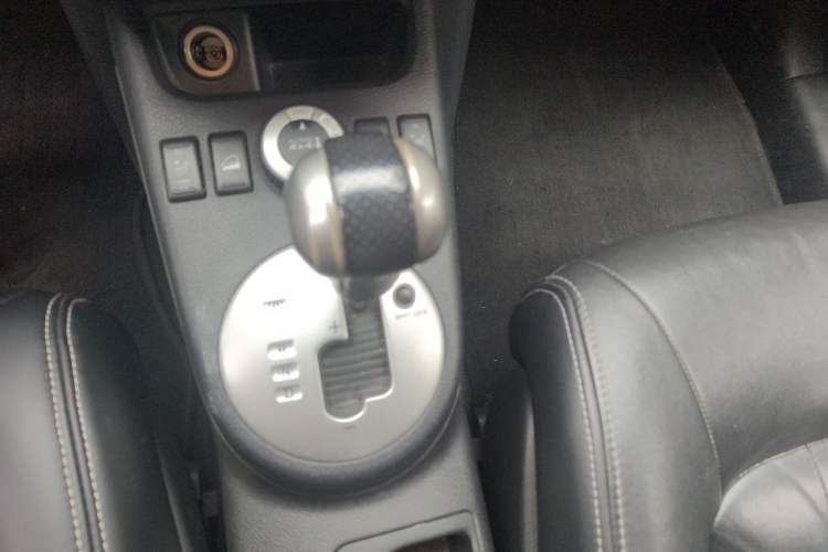 Used Nissan X-Trail 2012 2.5L CVT Luxury Edition 4WD Gear Lever