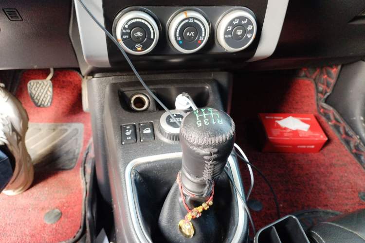 Used Nissan X-Trail 2012 2.5L Manual Luxury Edition 4WD Gear Lever