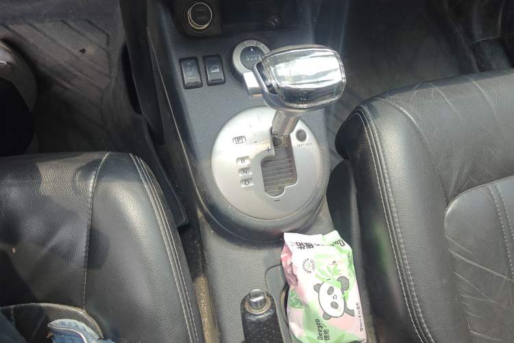 Used Nissan X-Trail 2012 2.5L CVT Luxury Edition 4WD Gear Lever